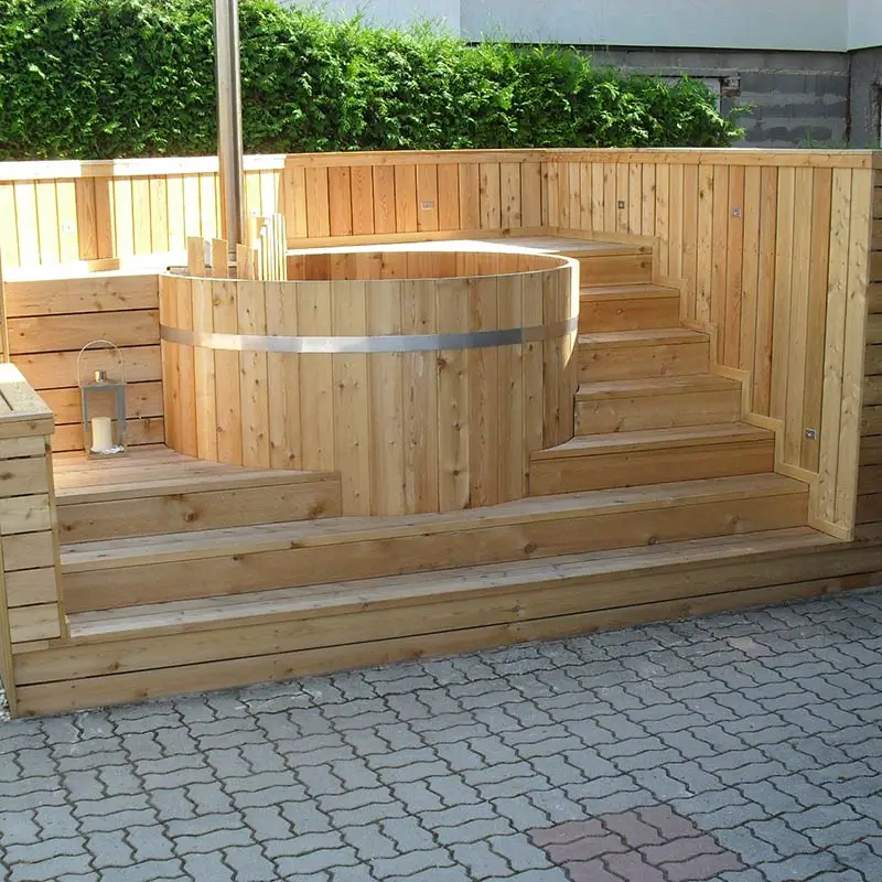 Badezuber mit Innenofen Holzverkleidung