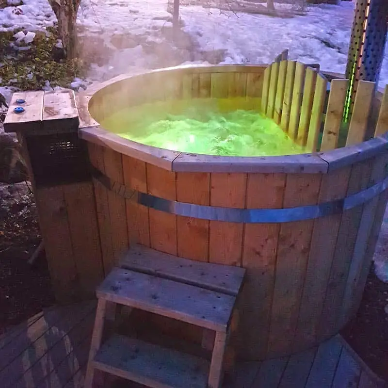 Badezuber mit Innenofen und Luftmassage