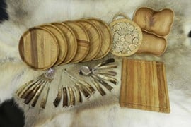 Geschirr- und Besteckset