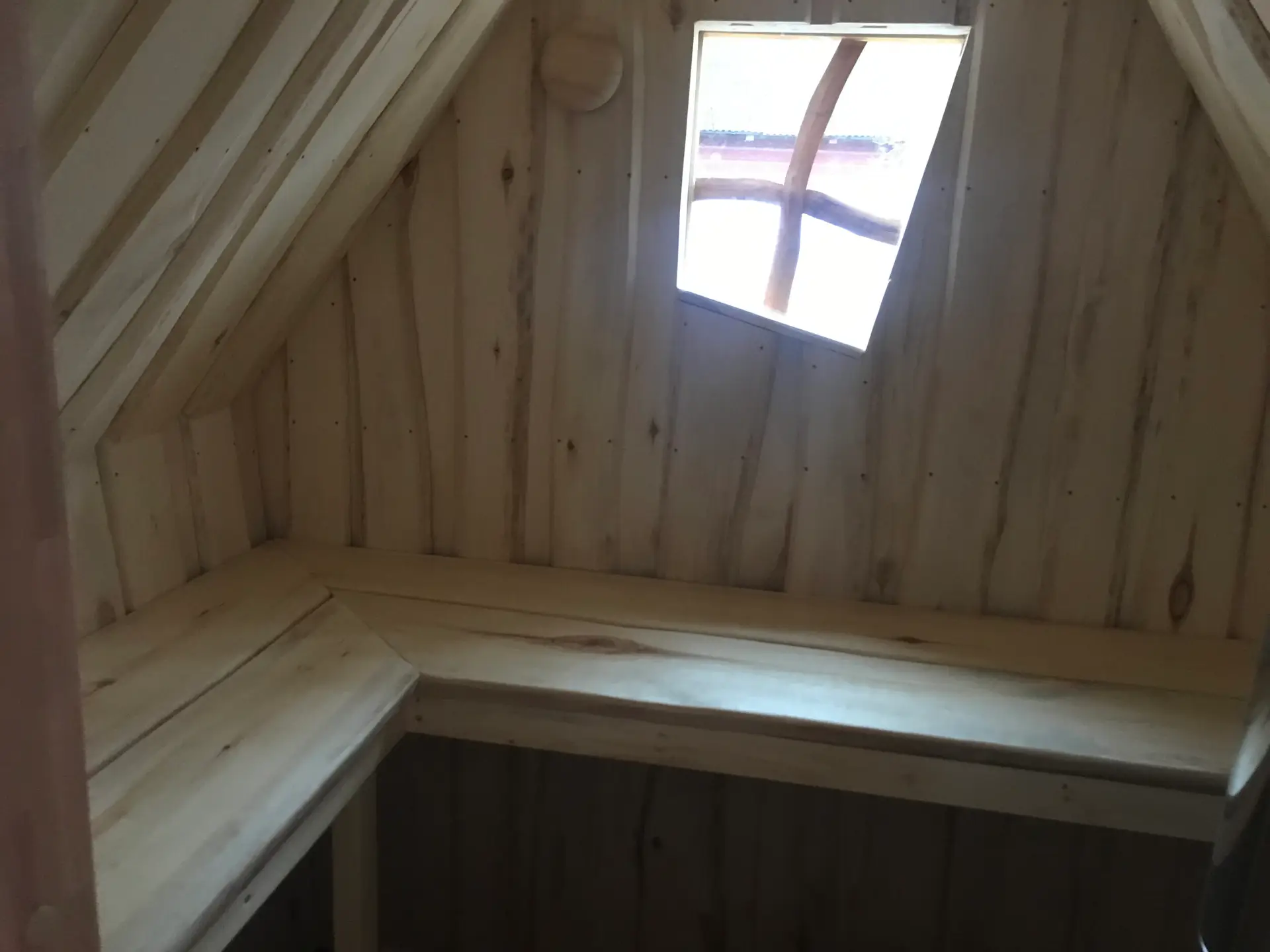 Hexenhaus Gartensauna Saunabänke