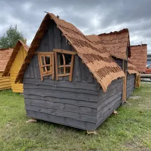Hexenhaus Basis Seitenansicht